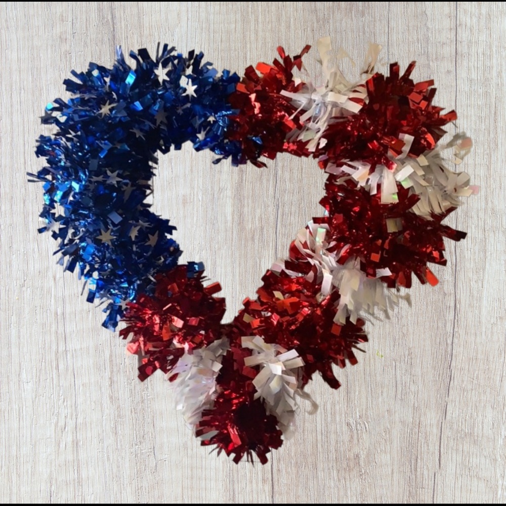 🇺🇸 American Flag Heart Wreath